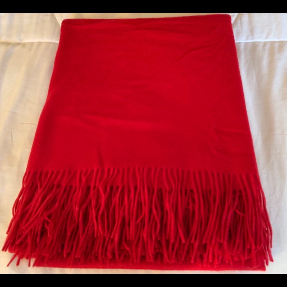 Ralph Lauren  100% cashmere Throw/ blanket 54”x65”